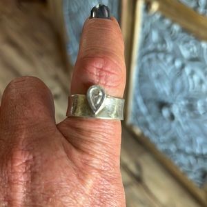 Silpada- size 10- beautiful teardrop diamond-like new